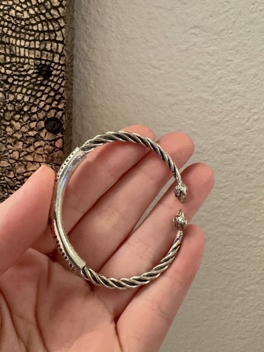 Elegant Women's Bracelet